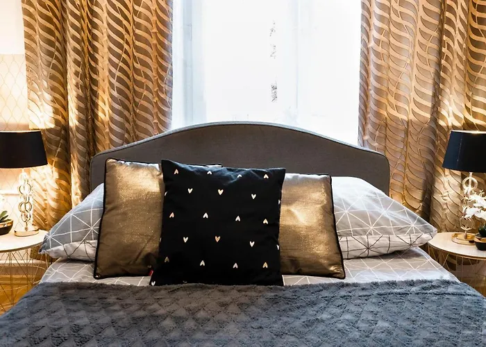 Clicktheflat Royal Route Warecka Apart Rooms Warszawa